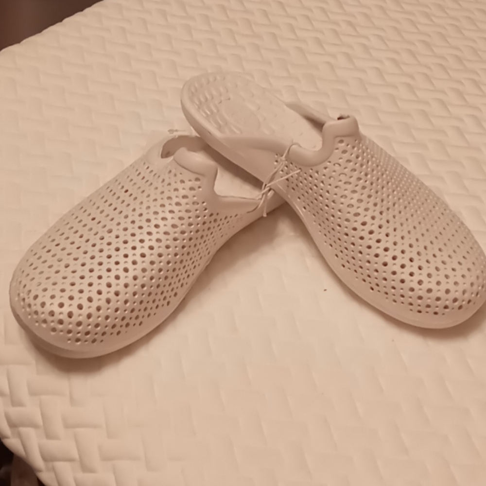 Water shoes